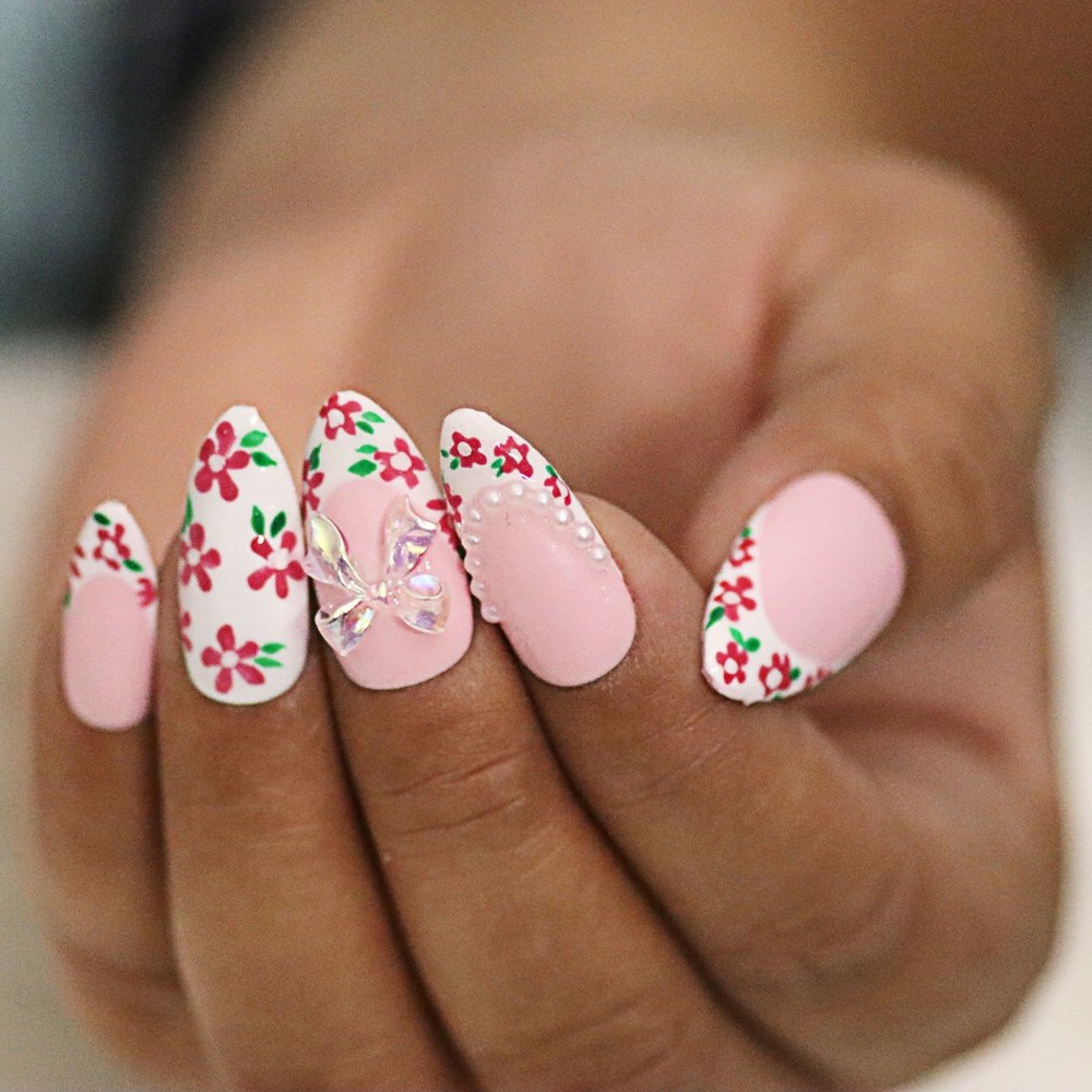 Stylish Almond-Shaped Nails in Pink & Green